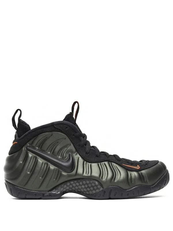 Outlet foamposite